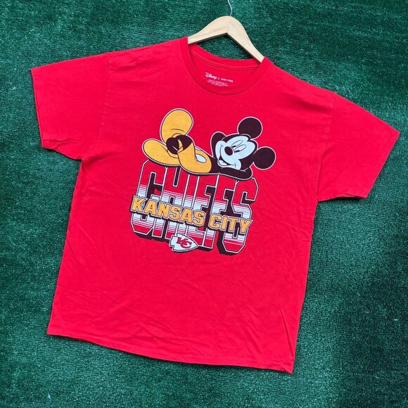 Disney x NFL Kansas City Chiefs red T-shirt in size Large - Picture 3 of 4